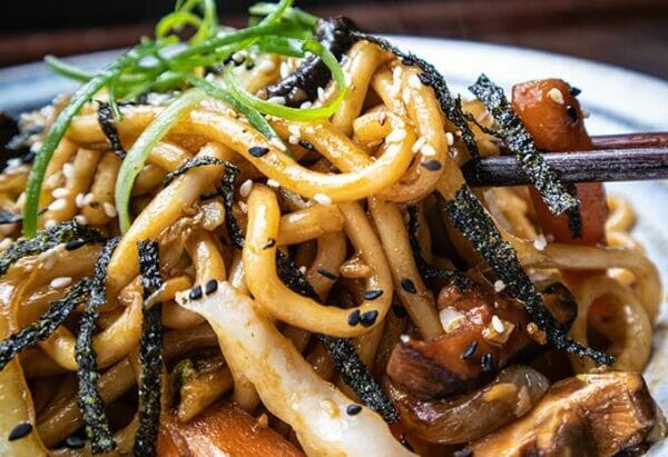 Yaki-Udon-Stir-Fried-Udon-Noodles- With-Vegetables