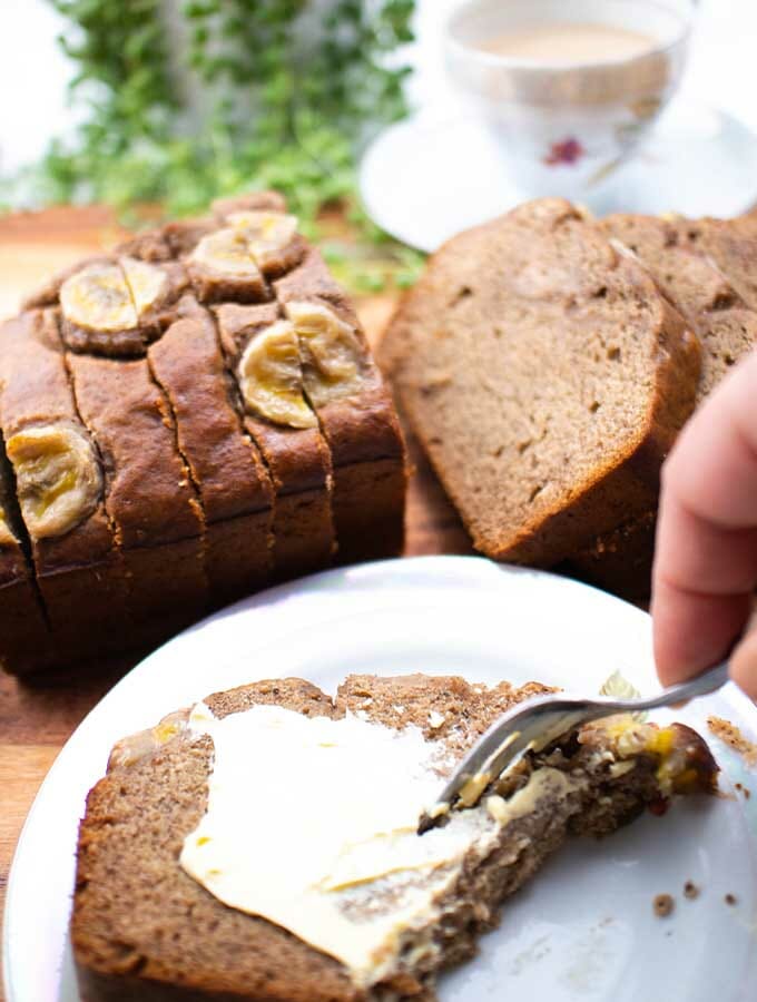 Super-simple-vegan-cinnamon-banana-bread