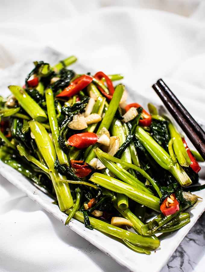 quick-stir-fry-water-spinach-with-garlic-chili-